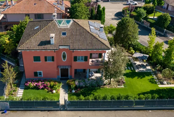 Giardino con pergola